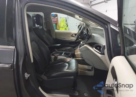 2017 Chrysler Pacifica Touring-L from USA, damaged, VIN 2C4RC1BG5HR821322